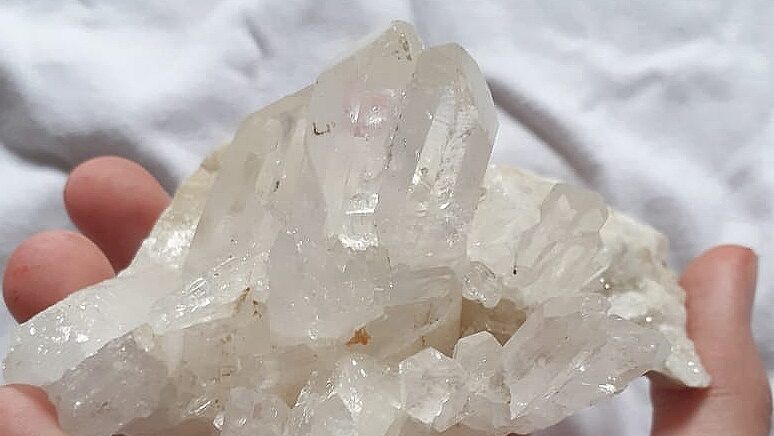 clear_quartz_crystal-angel_global_consultancy